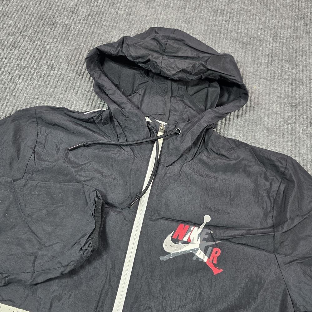 Nike Air Jordan Jacket Mens Small Black‎ White Hooded Windbreaker CT9368-010